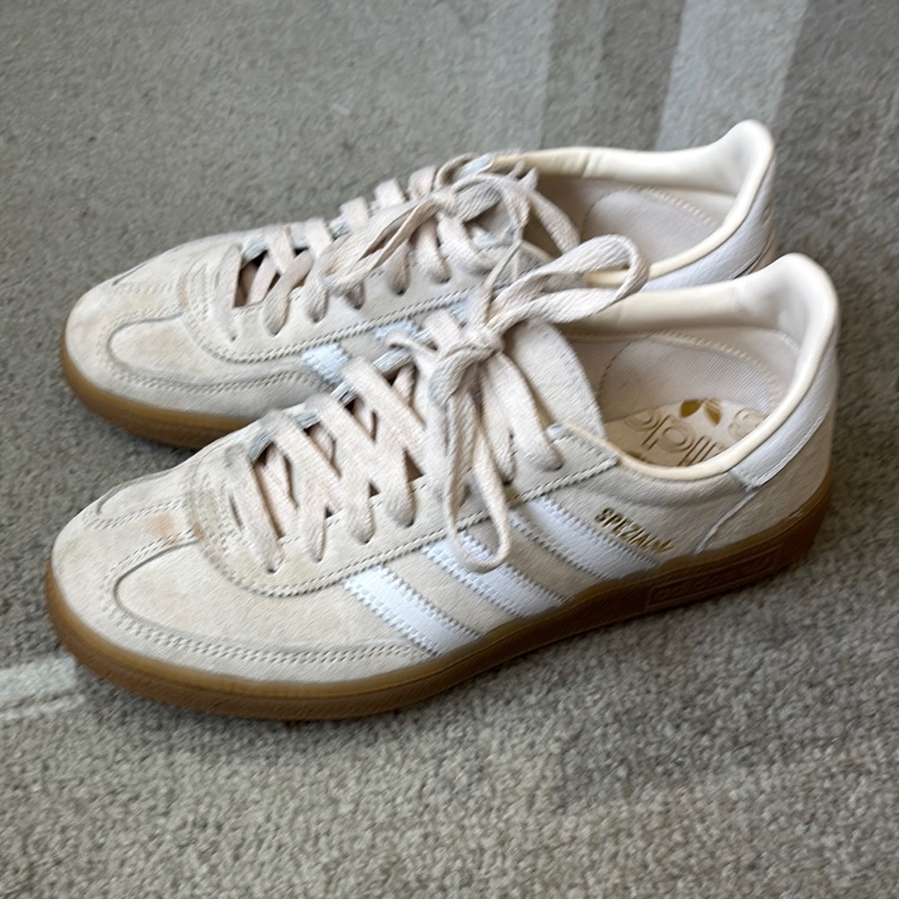 Adidas Cream and White Sneakers with Suede Overlays spezial
